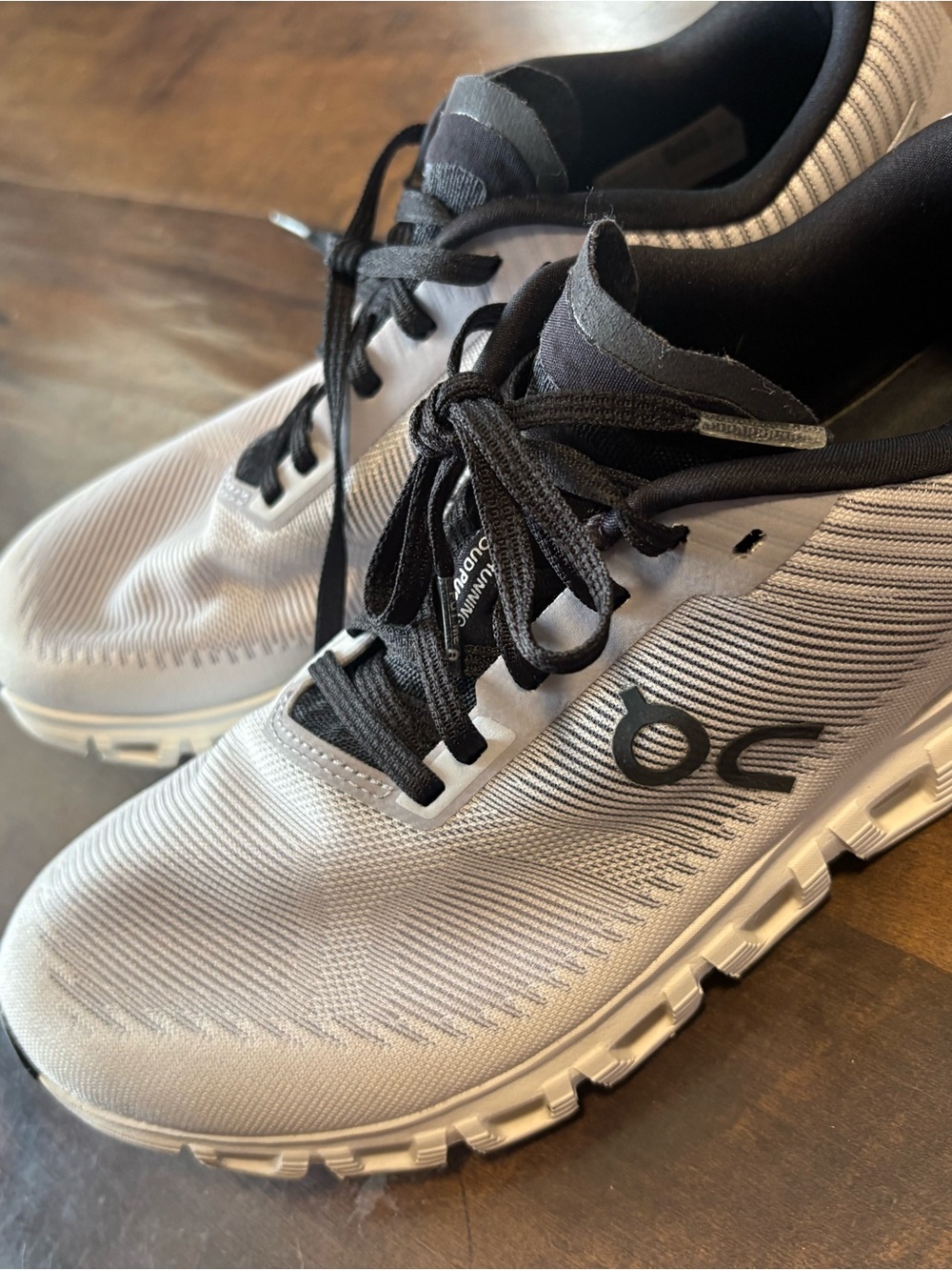 On Clouds Women's Cloudswift Athletic Shoes - Light Gray/Black